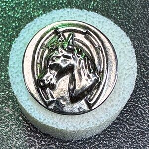 Ginger Snaps 20mm Silvertone Horse in Horseshoe